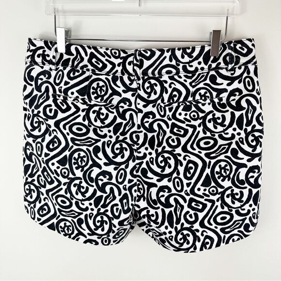Issac Mizrahi Tailored Stretch Trouser Shorts Black/White Native Print Sz 12 - Picture 3 of 10